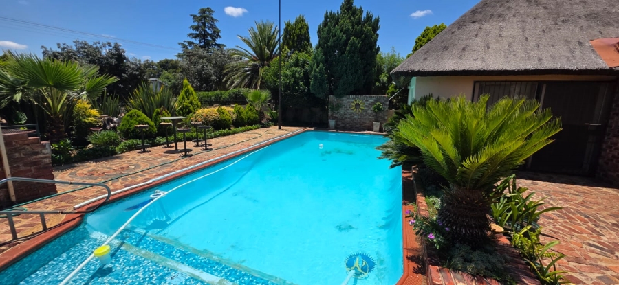 8 Bedroom Property for Sale in Meiringspark North West